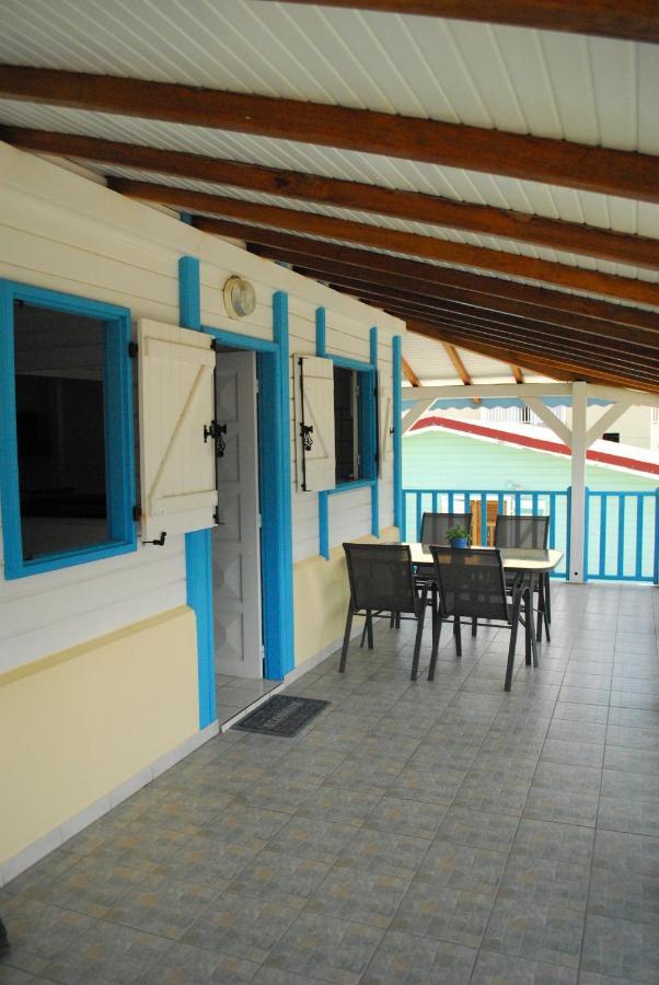 Le Goyavier Apartamento Saint-Pierre Exterior foto