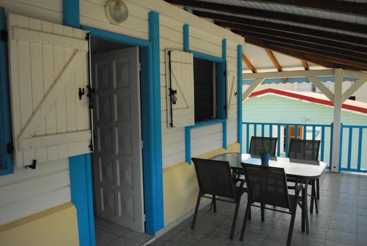 Le Goyavier Apartamento Saint-Pierre Exterior foto